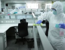 Buzo desechable Alphatec Microgard 1500 Wh Plus -111, cat. III,  prot. química tipo 5 y 6, antiestático, muy transpirable.