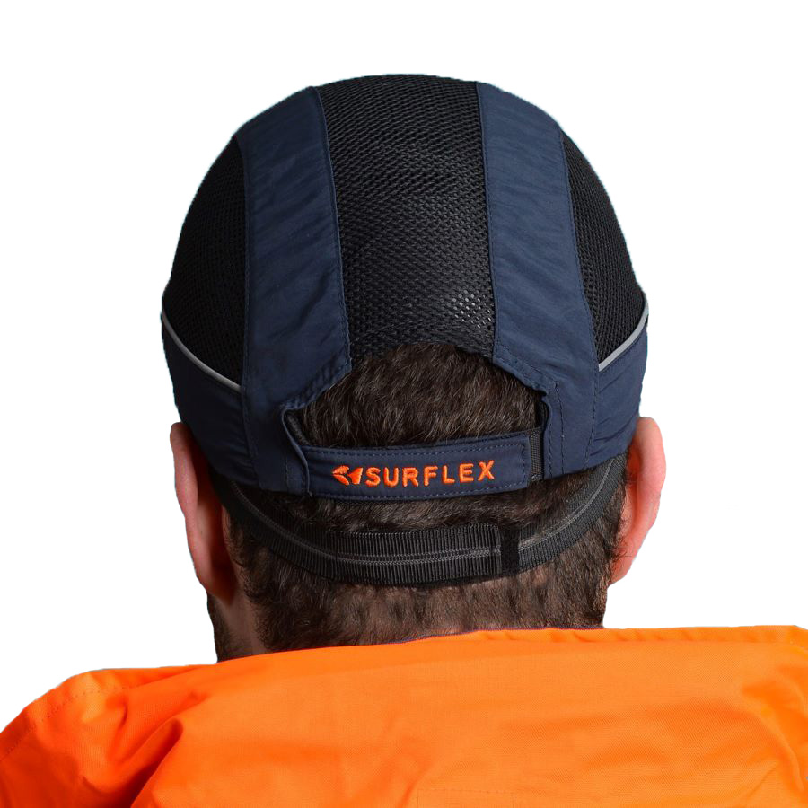 Gorra de seguridad DEFENDER con protección lateral gracias a su carcasa rígida de ABS y un diseño ventilado que mejora la comodidad. Incorpora bandas reflectantes para mayor visibilidad, es cómoda para uso prolongado.