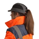 Gorra de seguridad Surflex DEFENDER con protección lateral gracias a su carcasa rígida de ABS y un diseño ventilado que mejora la comodidad. Incorpora bandas reflectantes para mayor visibilidad, es cómoda para uso prolongado.