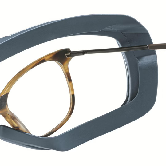 Gafa panorámica Uvex Megasonic antiempañante y antirayado permanente, huecos para patillas para máxima comodidad con gafas graduadas